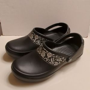 WOMEN'S Crocs Mercy Clogs Black Silver Floral Design Sz W8